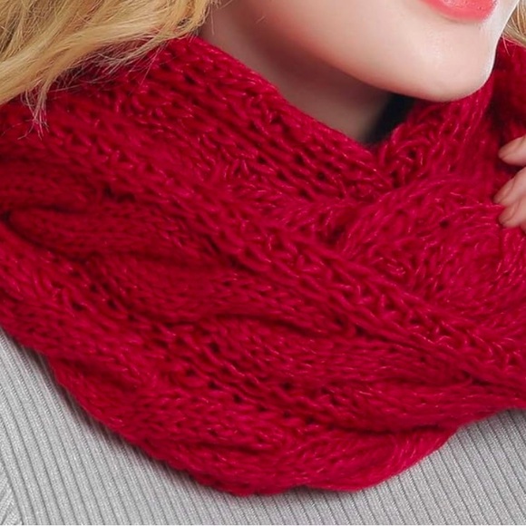 QUEENFUR Winter Women Thick Cable Knit Ribbed Infinity Circle Loop Scarf - Picture 1 of 4